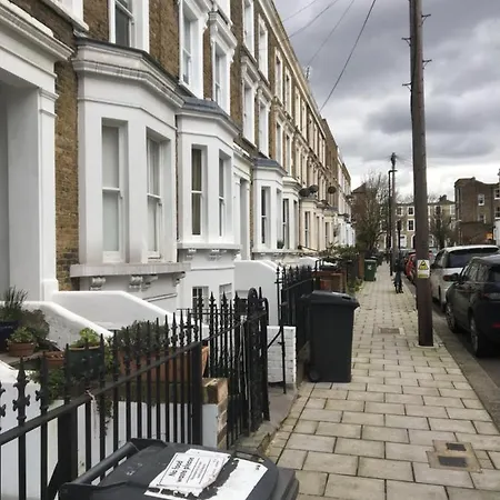 Classic Brixton City Apartment